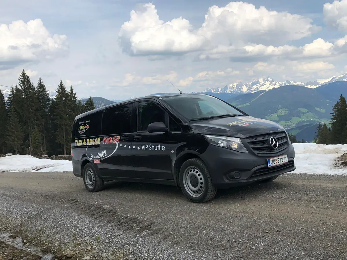 Taxi-Huber_Auto_Straße